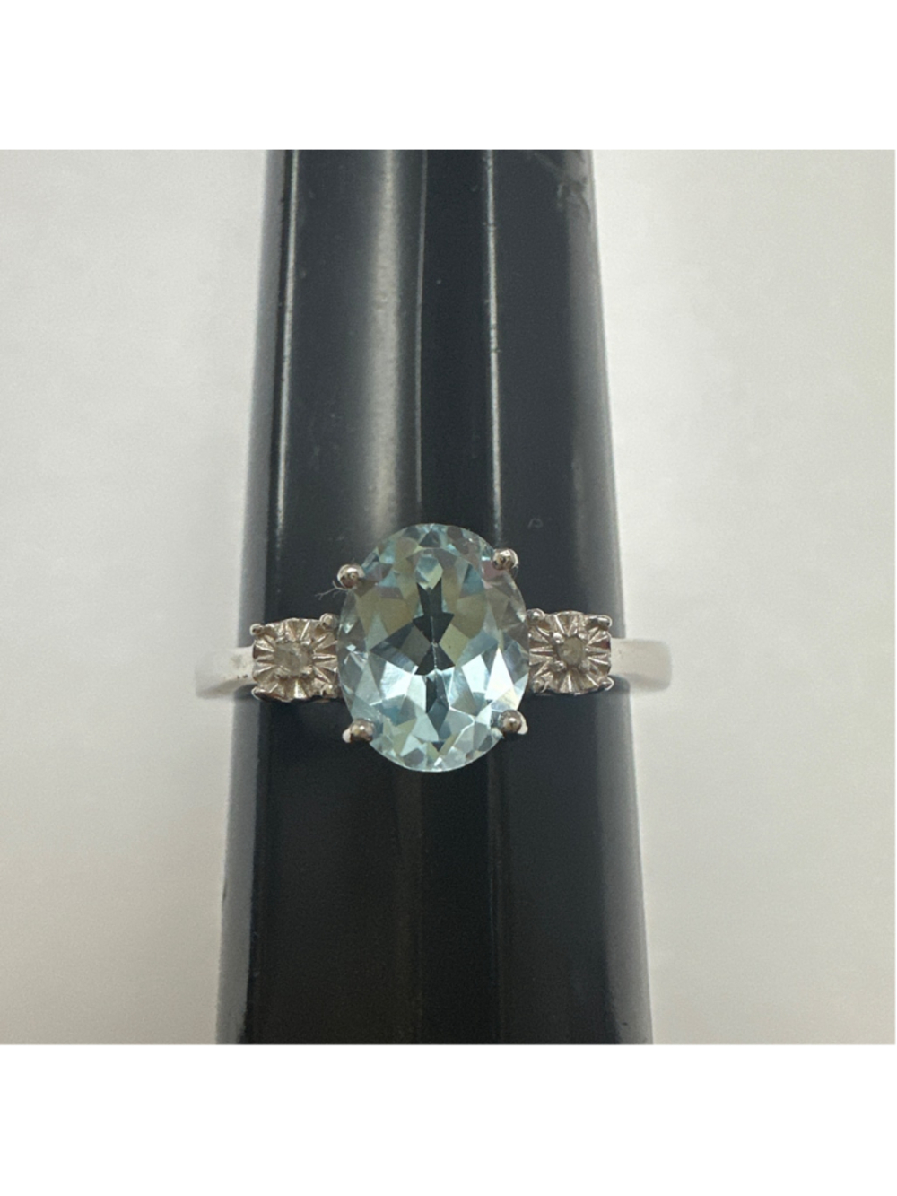 Women's 925 Silver Blue Oval Gemstone w dia Ring Size 10